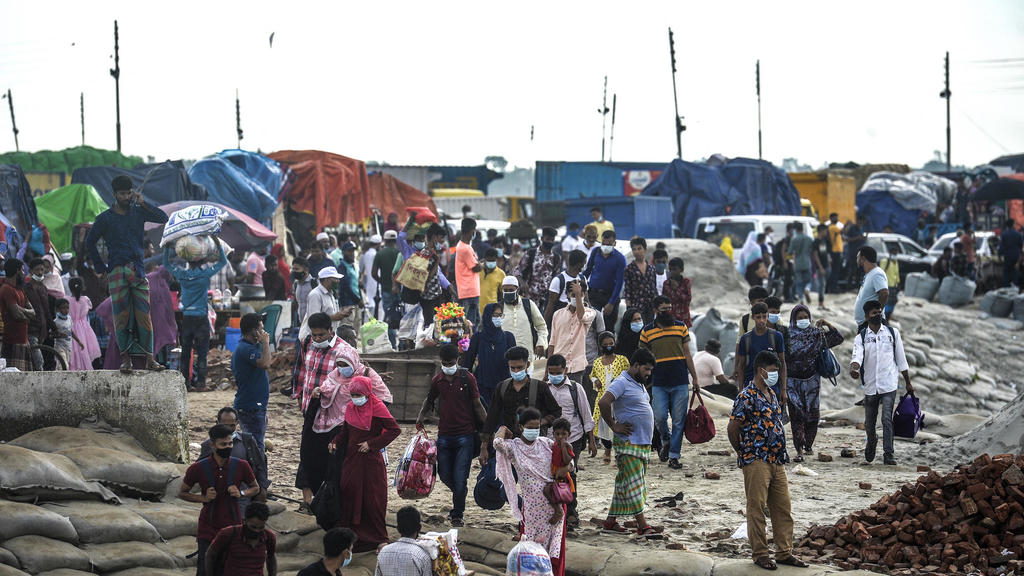 Bangladesh: exode massif de Dacca à la veille d’un confinement draconien