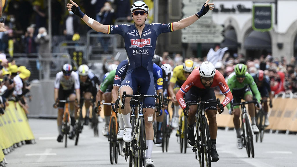 Tour de France: le Belge Tim Merlier vainqueur d’un final-hécatombe