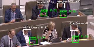 Cette IA mesure le temps passé par les députés sur leur smartphone lors des séances…