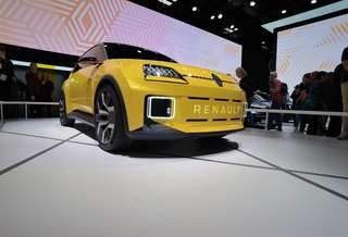 Mondial de l’auto : Renault fait dans le néo-rétro-électro avec sa 4L et sa R5 100 % électrique