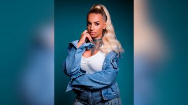 Kayna Samet, destin urbain
