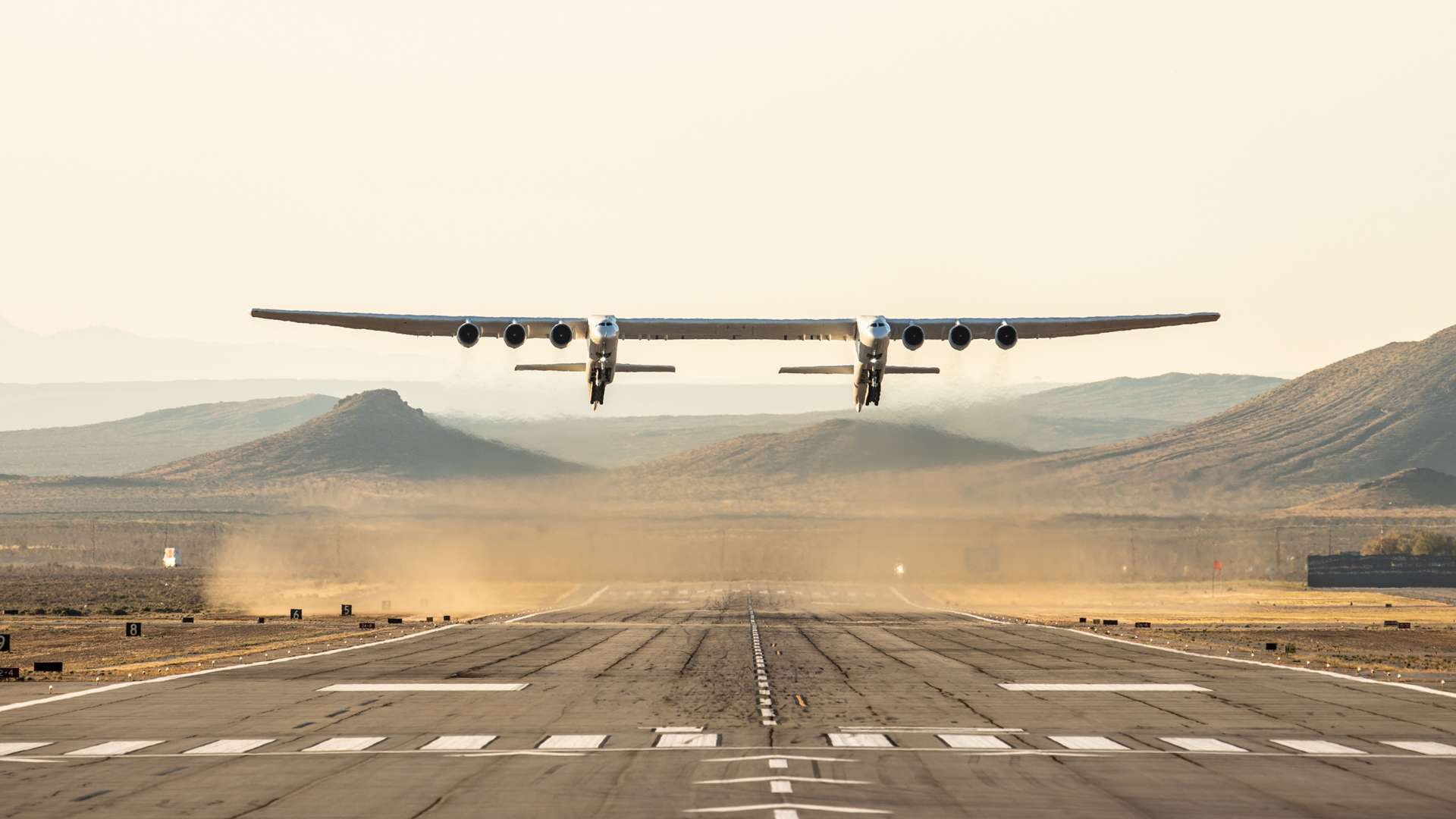 Le plus grand avion du monde transporte une fusée hypersonique !