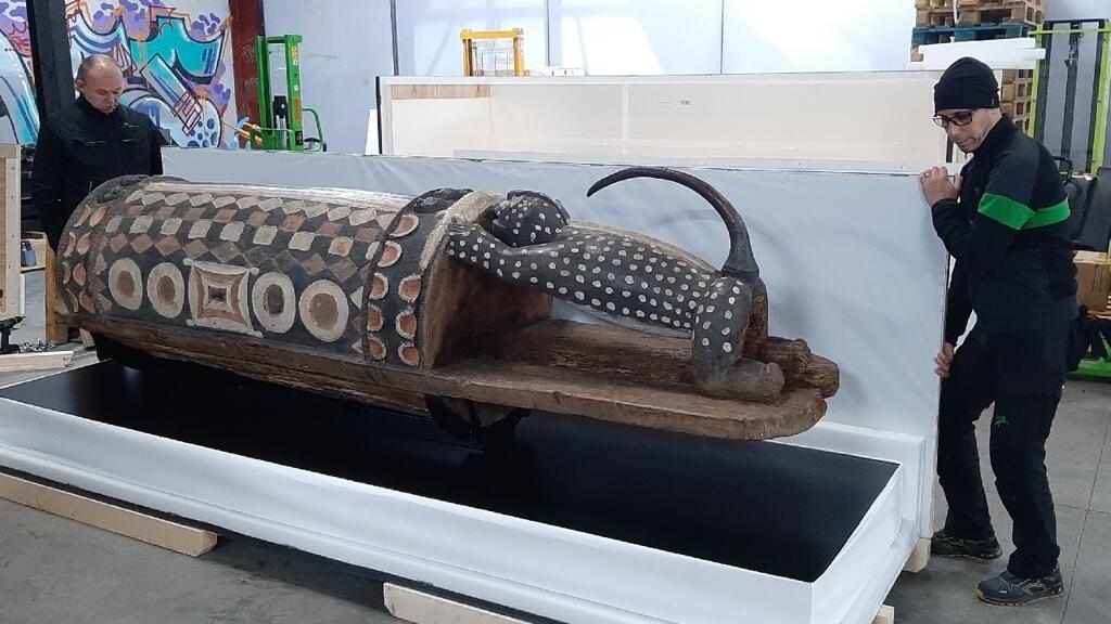 France: comment le tambour parleur est protégé avant son retour en Côte d’Ivoire
