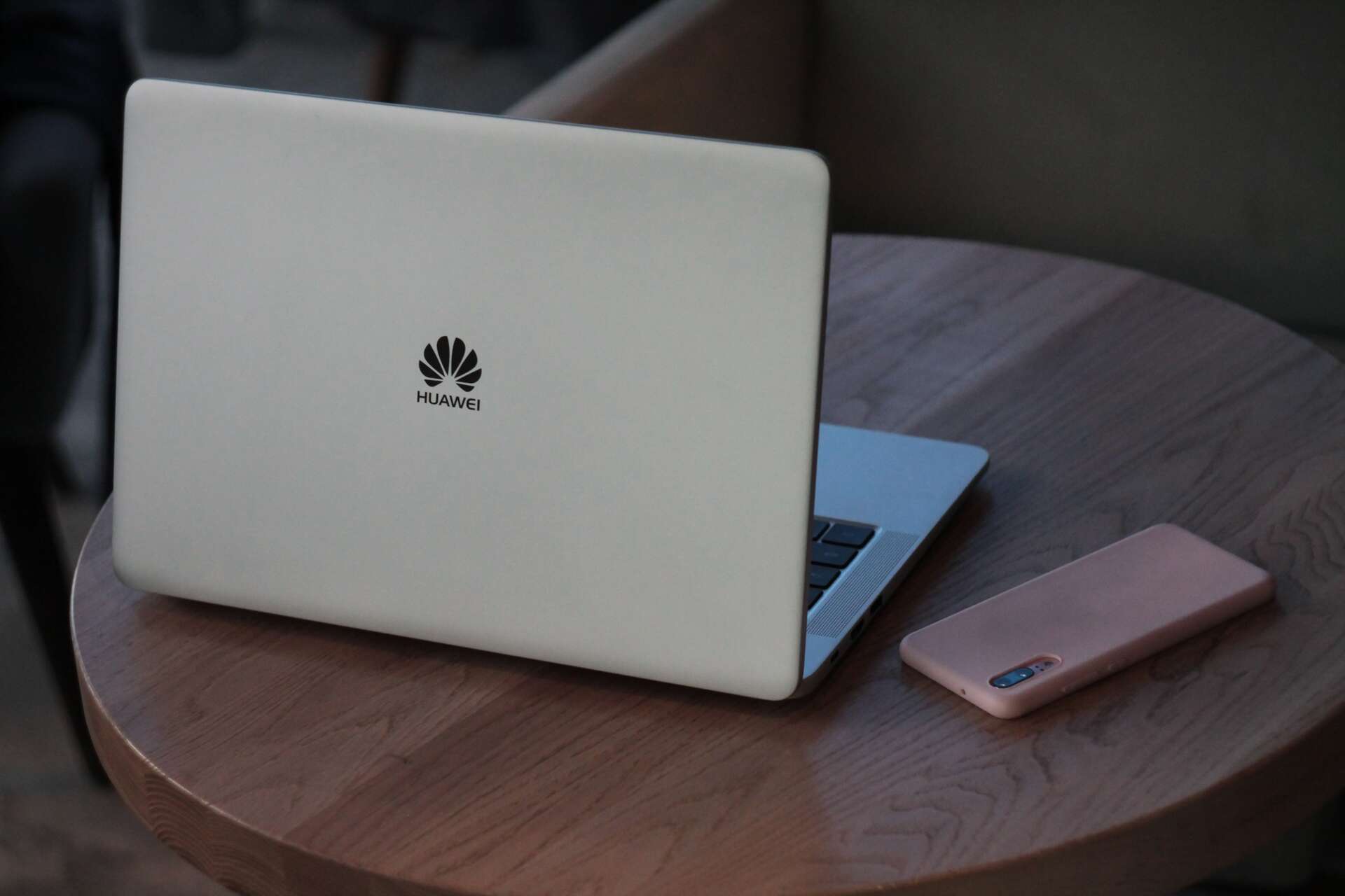 Les États-Unis bloquent à nouveau Huawei et ZTE