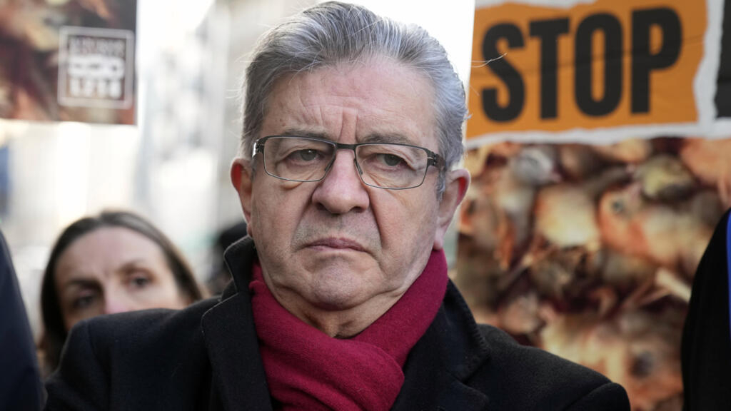 Jean-Luc Mélenchon entretient l’ambiguïté sur son avenir politique