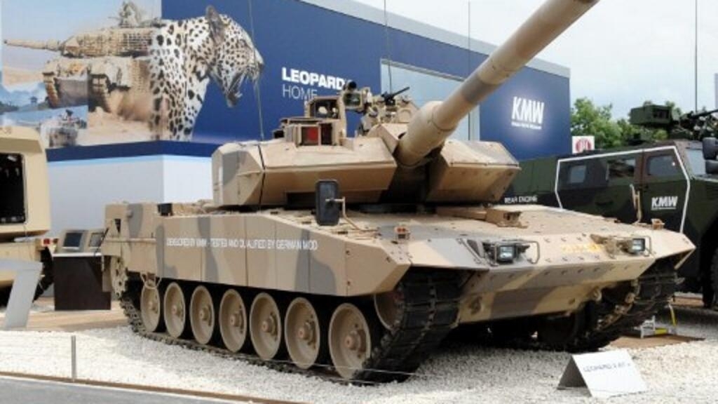 Livraisons de chars Leopard à l’Ukraine: le chancelier allemand Olaf Scholz sous pression