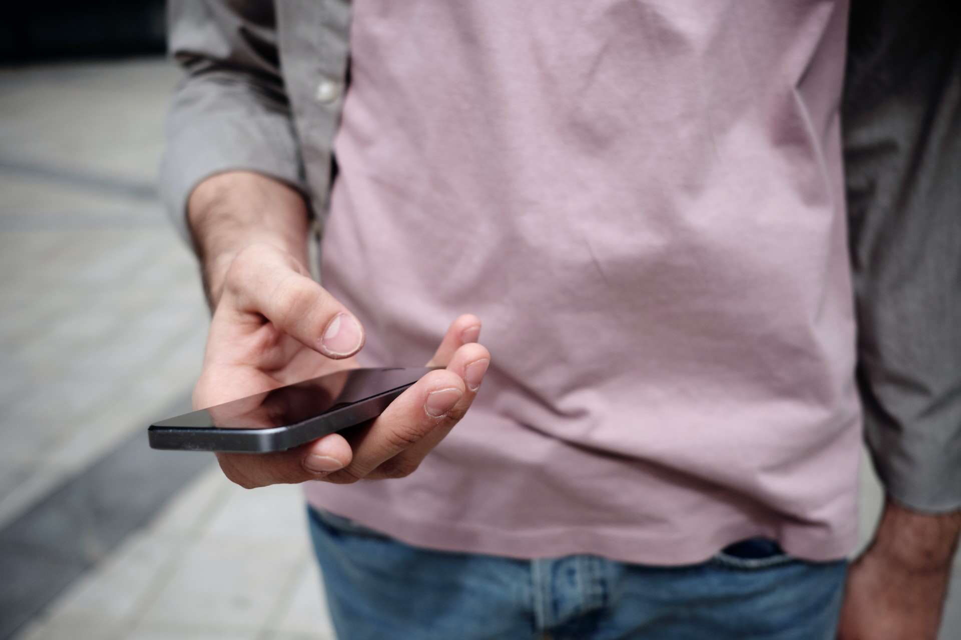 Ce forfait ajustable vous fait profiter de 100 à 120 Go de data dès 9,99 € sur Orange et SFR