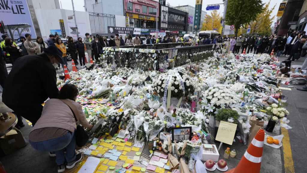 Corée du Sud: conflit entre les familles et les autorités autour de l’autel des victimes d’Itaewon