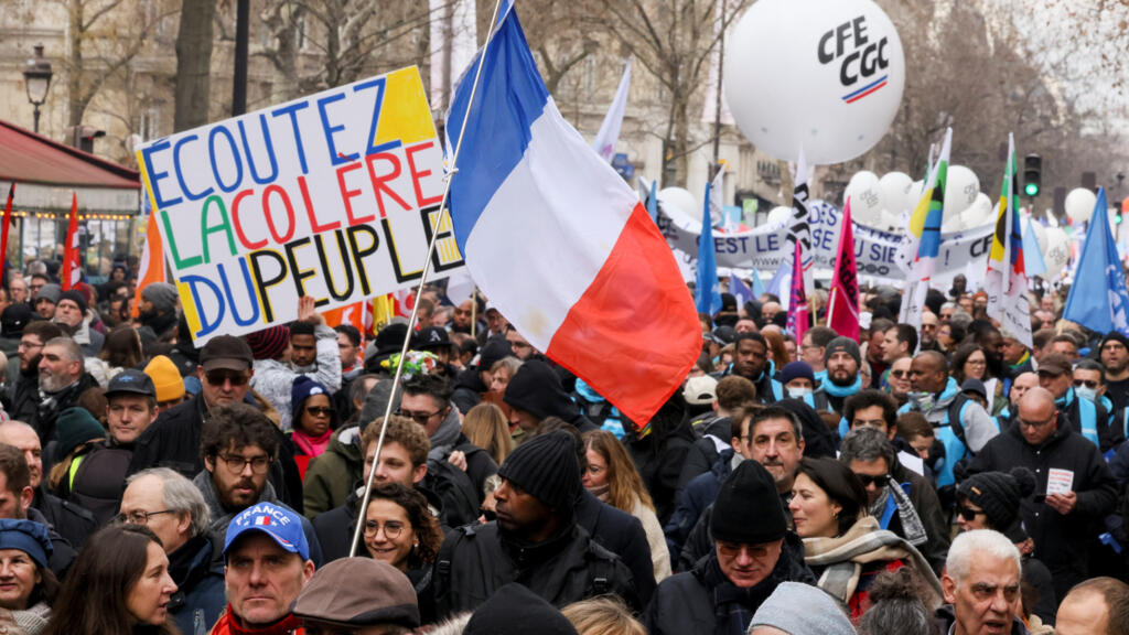 Réforme des retraites en France: mobilisation en hausse, les syndicats prêts à durcir le mouvement